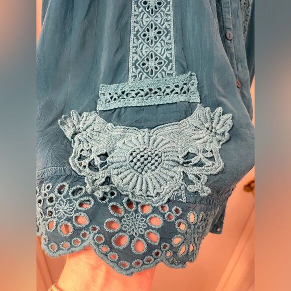 Gorgeous Johnny Was Teal Embroidered Lacy 1/2 sleeve Boho Top in Size Small - Picture 4 of 8